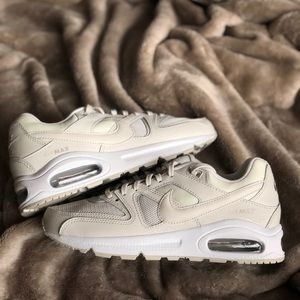 NWT NIKE Air Max Command